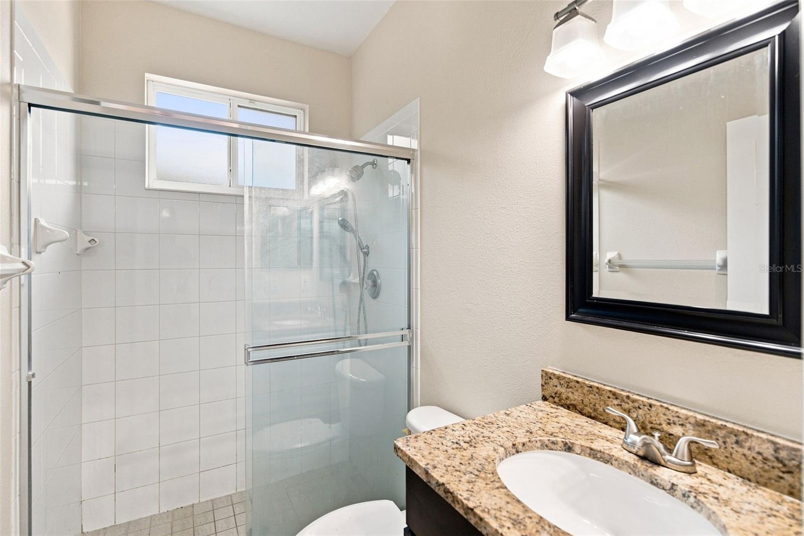 295 LONDONDERRY DR — photo 28