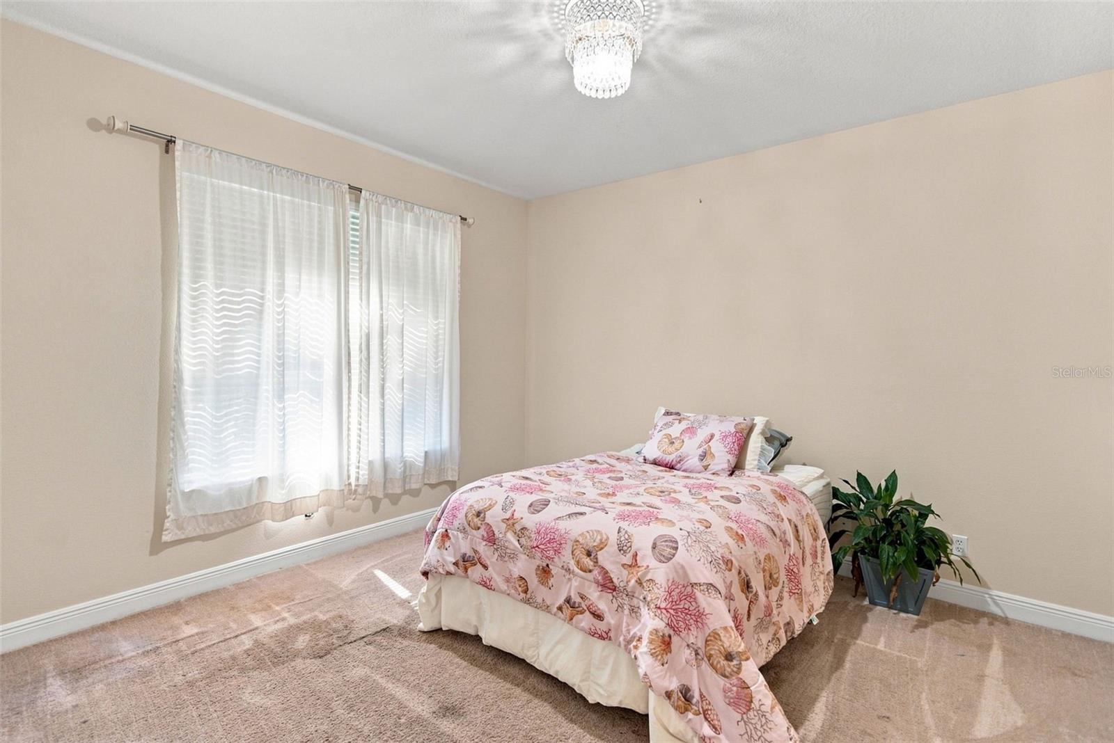 295 LONDONDERRY DR — photo 27