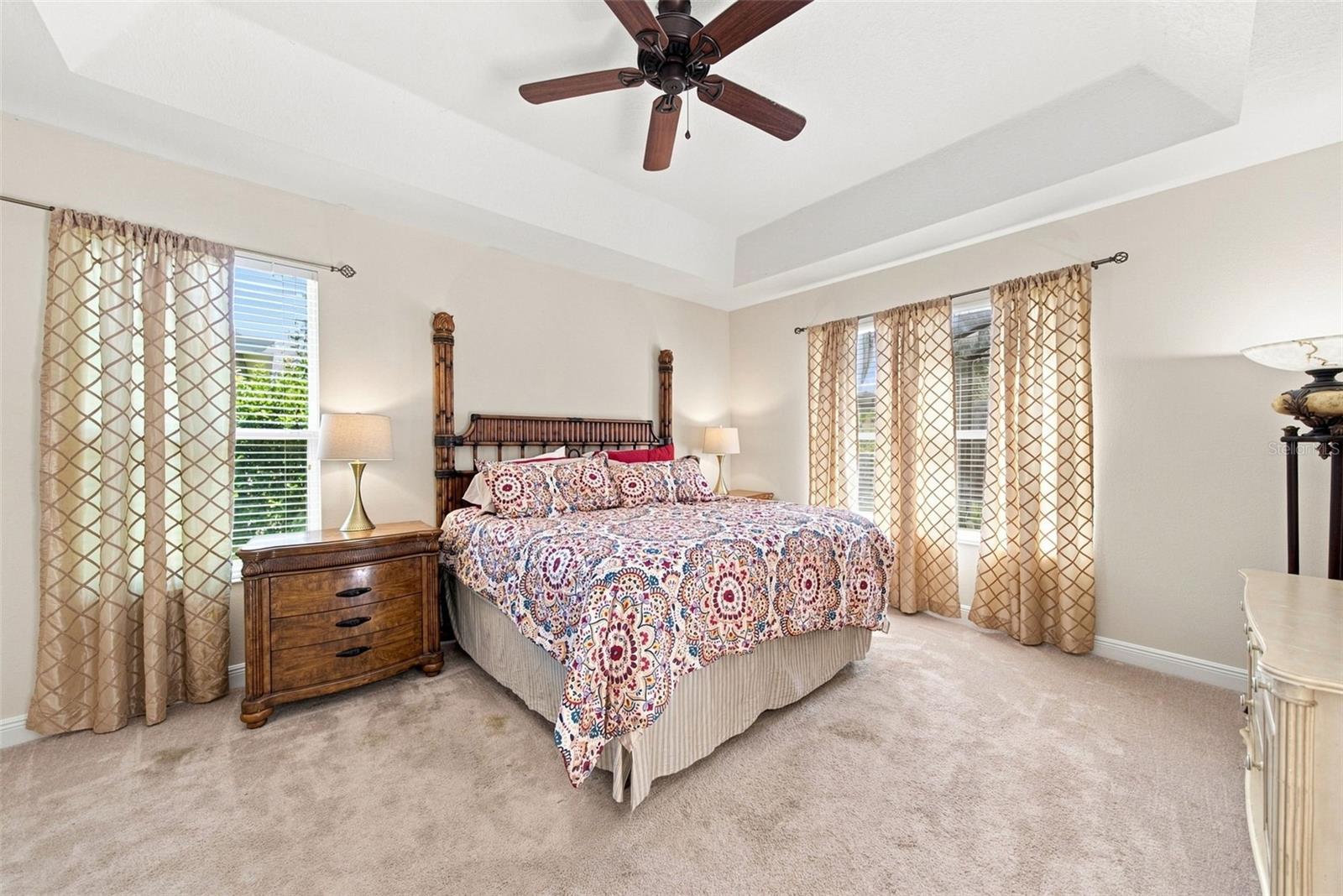 295 LONDONDERRY DR — photo 20