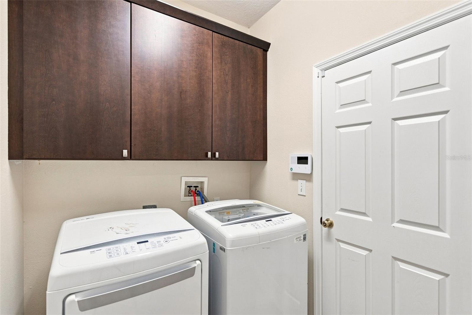 295 LONDONDERRY DR — photo 29