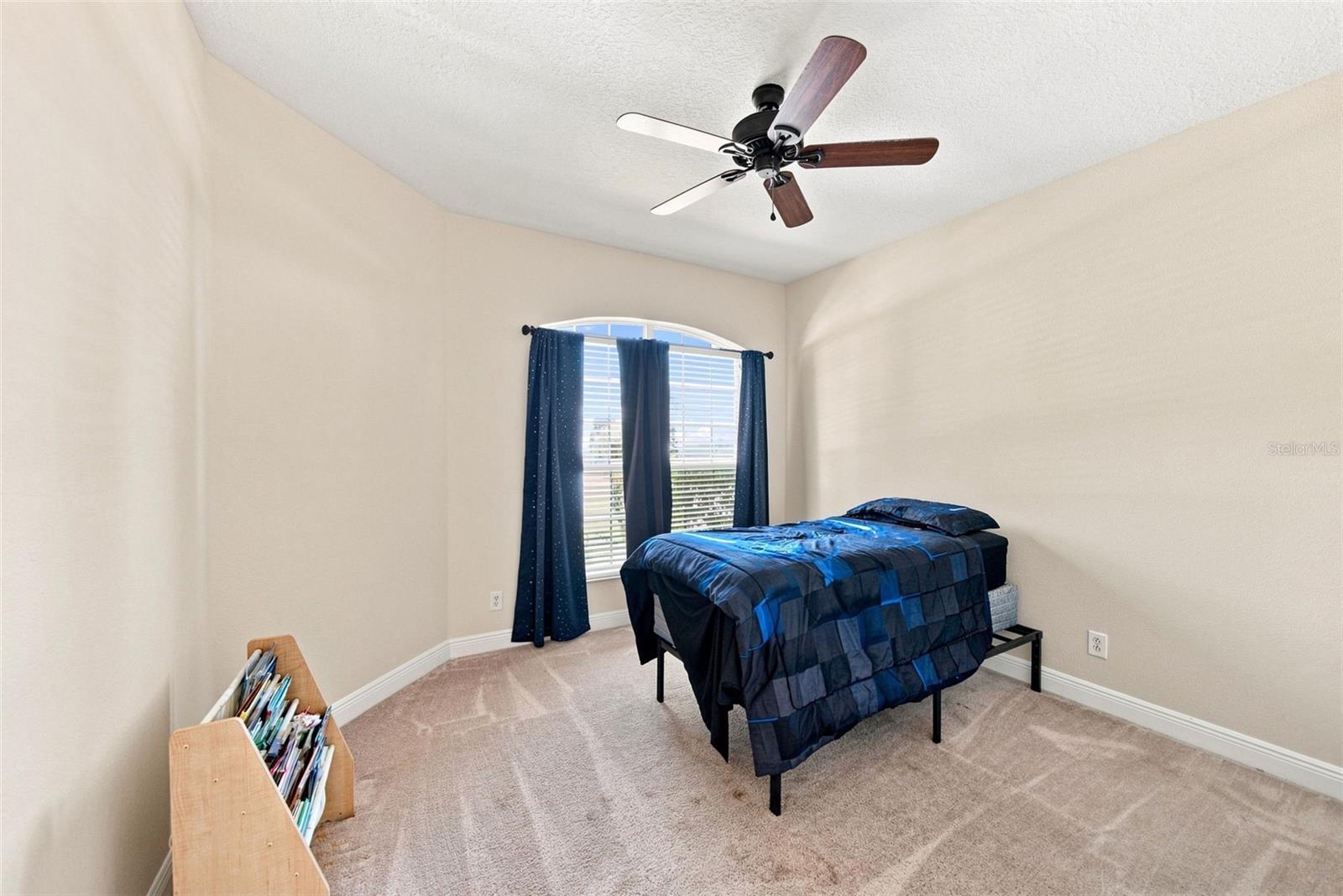 295 LONDONDERRY DR — photo 25