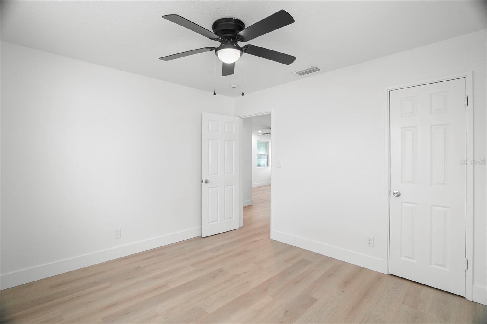 4406 W WALLACE AVE — photo 25