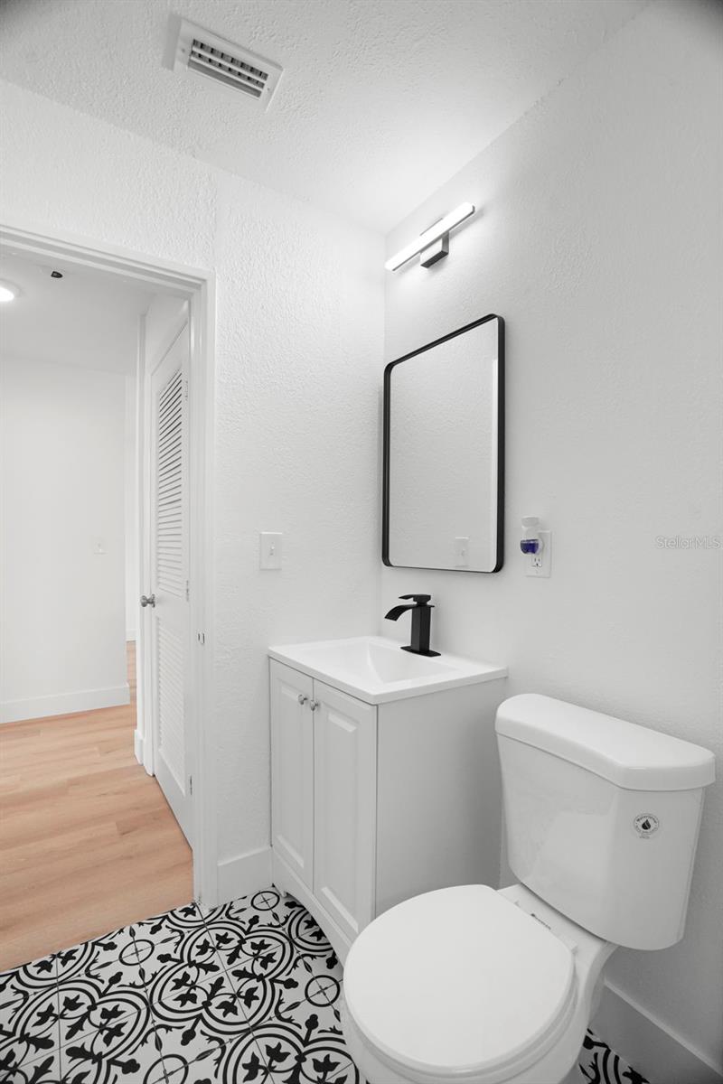 4406 W WALLACE AVE — photo 23