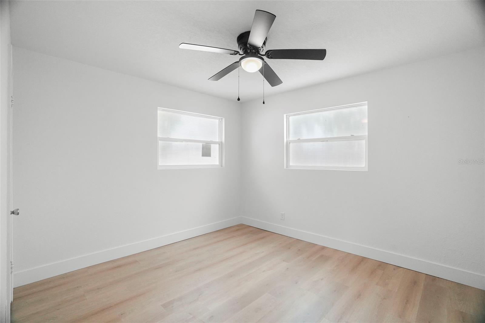 4406 W WALLACE AVE — photo 24