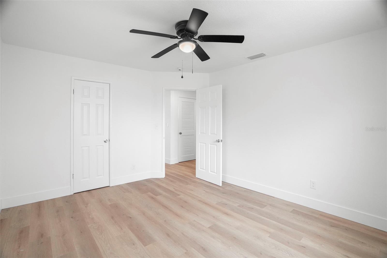 4406 W WALLACE AVE — photo 27