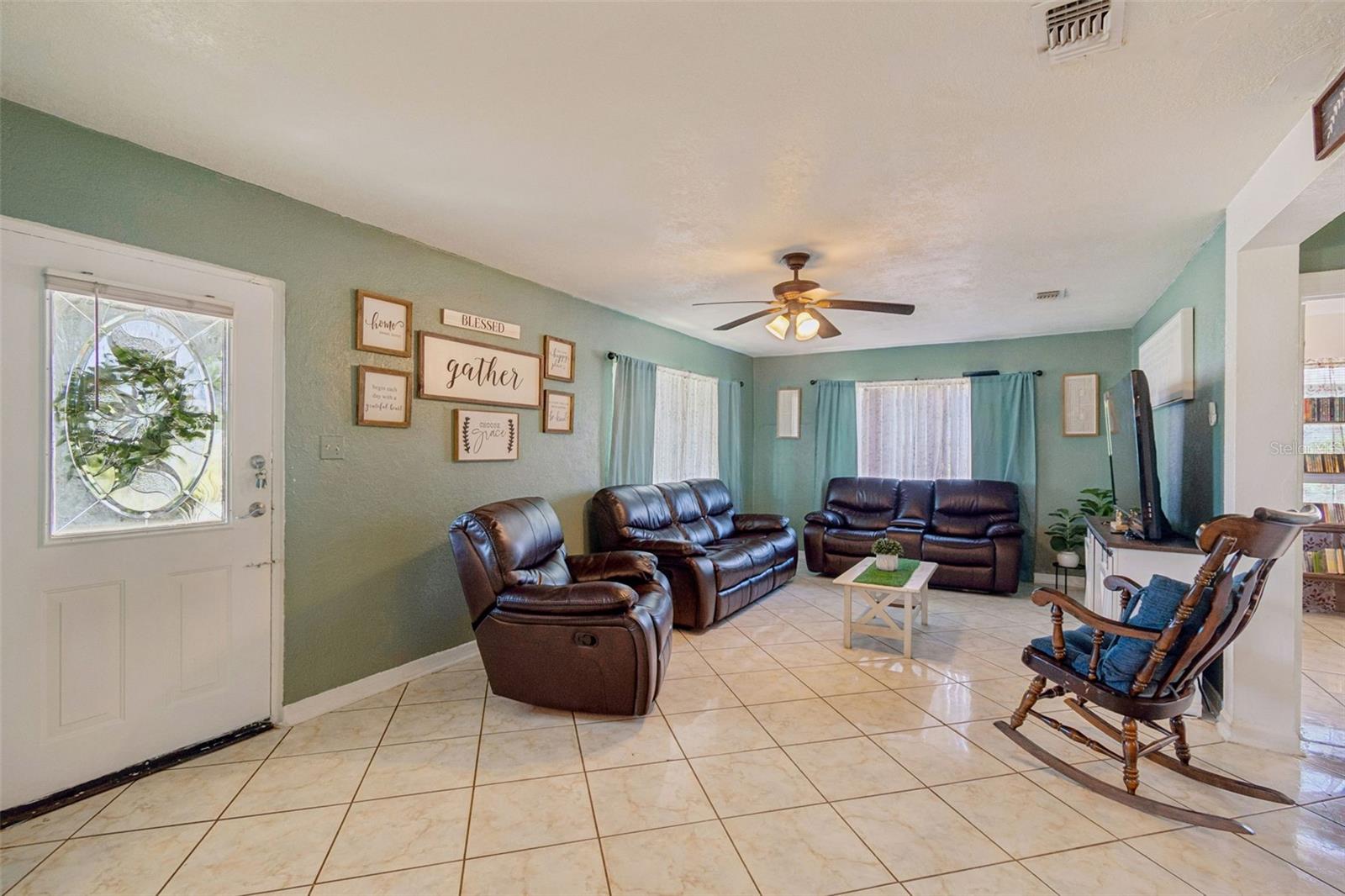 7307 N HUNTLEY AVE — photo 8