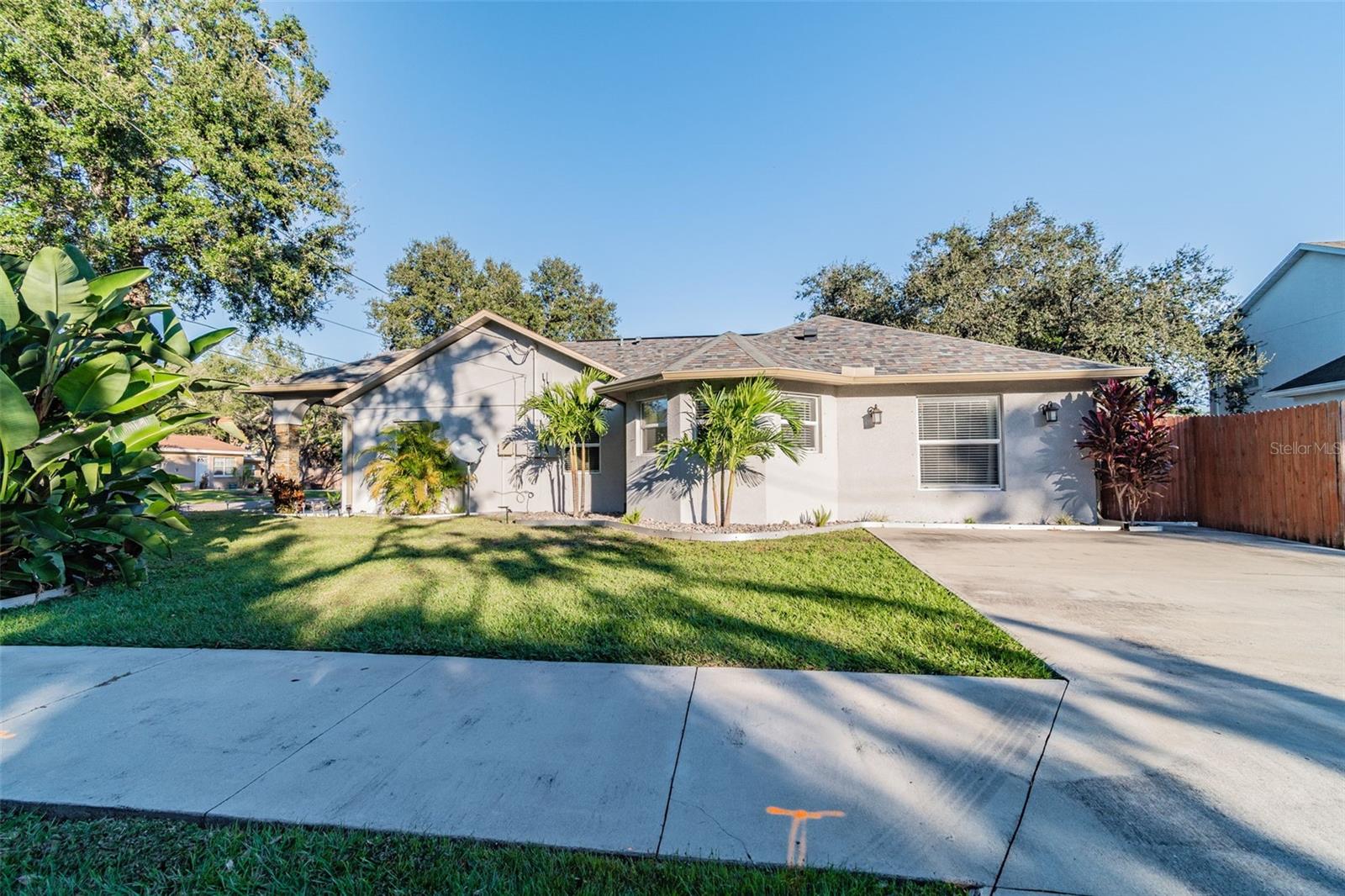 3208 W NAPOLEON AVE — photo 2