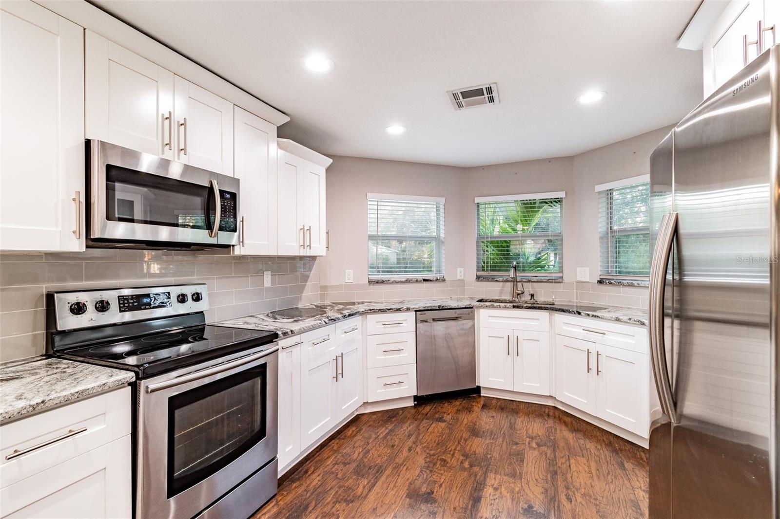 3208 W NAPOLEON AVE — photo 16
