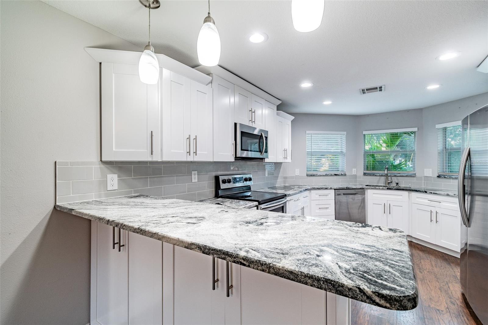 3208 W NAPOLEON AVE — photo 10