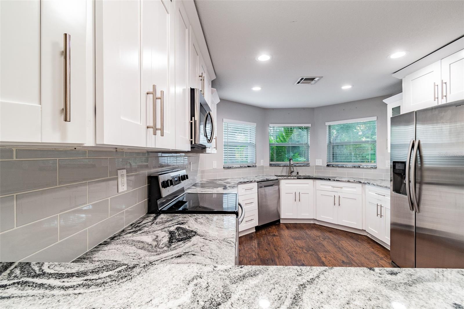 3208 W NAPOLEON AVE — photo 17