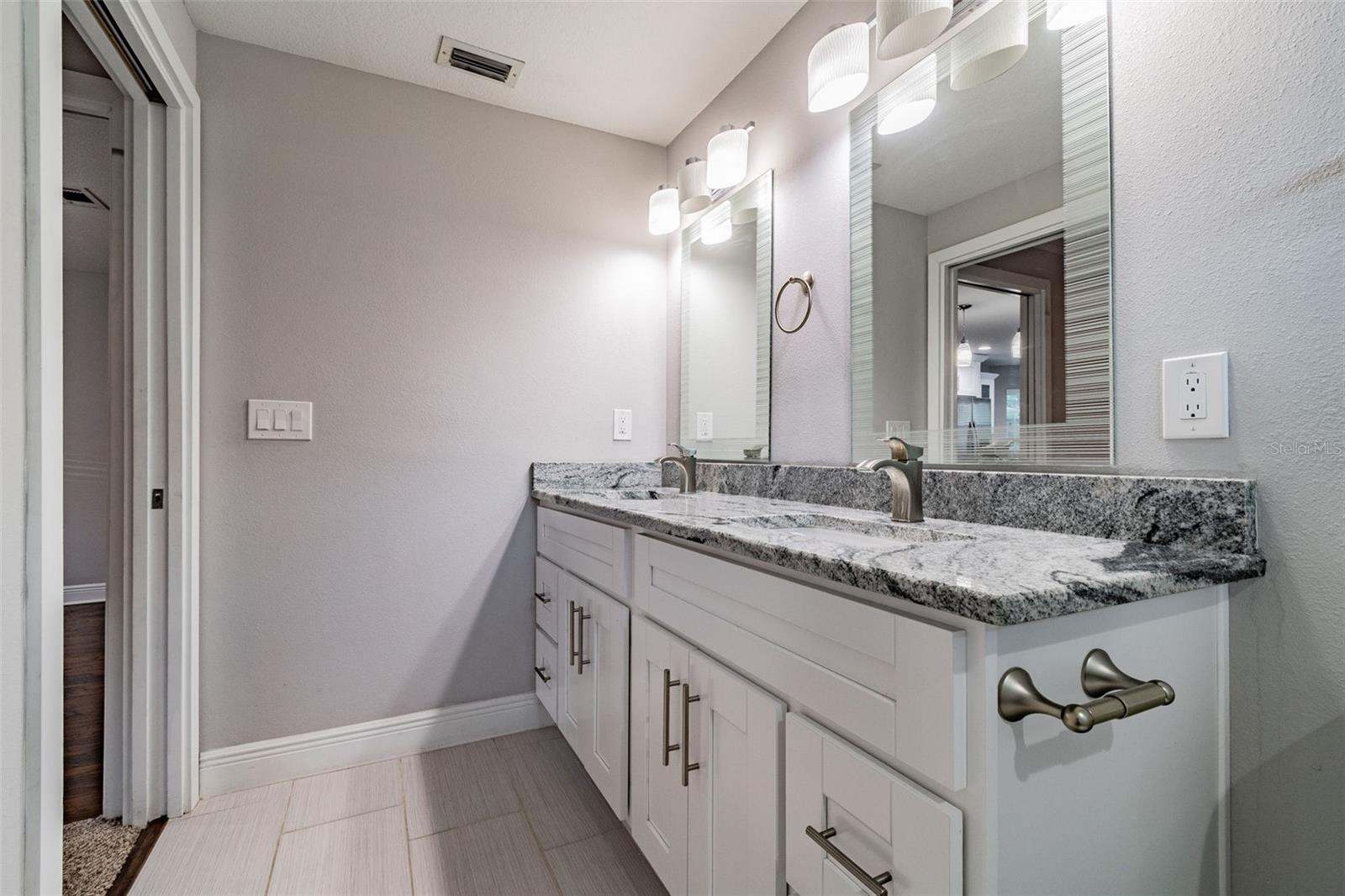 3208 W NAPOLEON AVE — photo 21