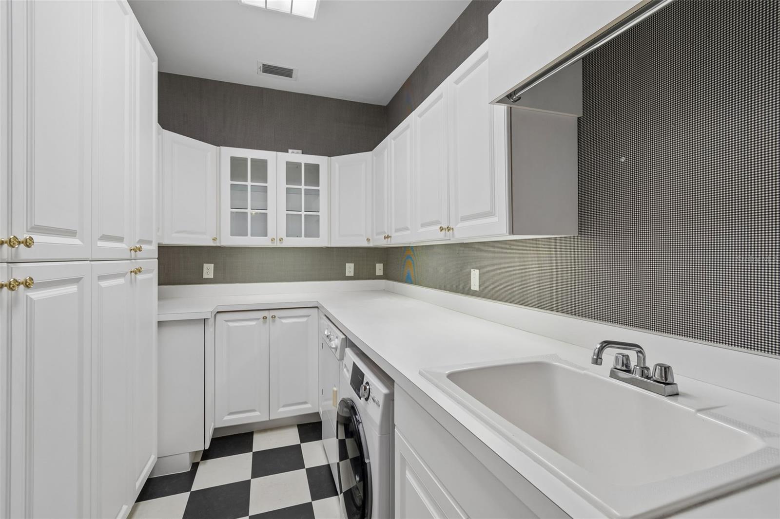 5323 BAYSHORE BLVD #F — photo 21