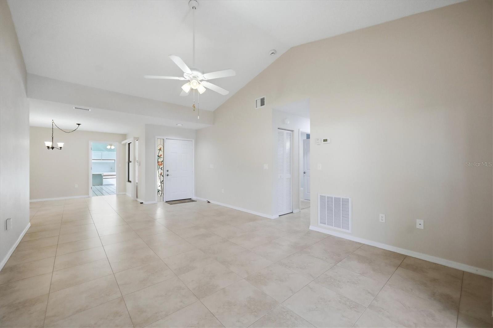 214 SOUTHAMPTON DR #327 — photo 4