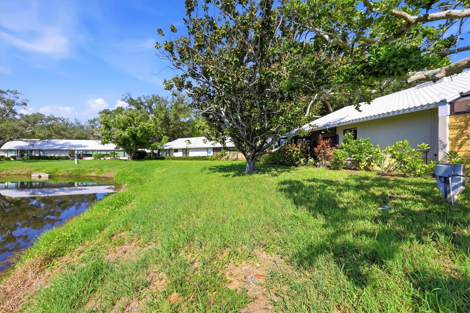 214 SOUTHAMPTON DR #327 — photo 29