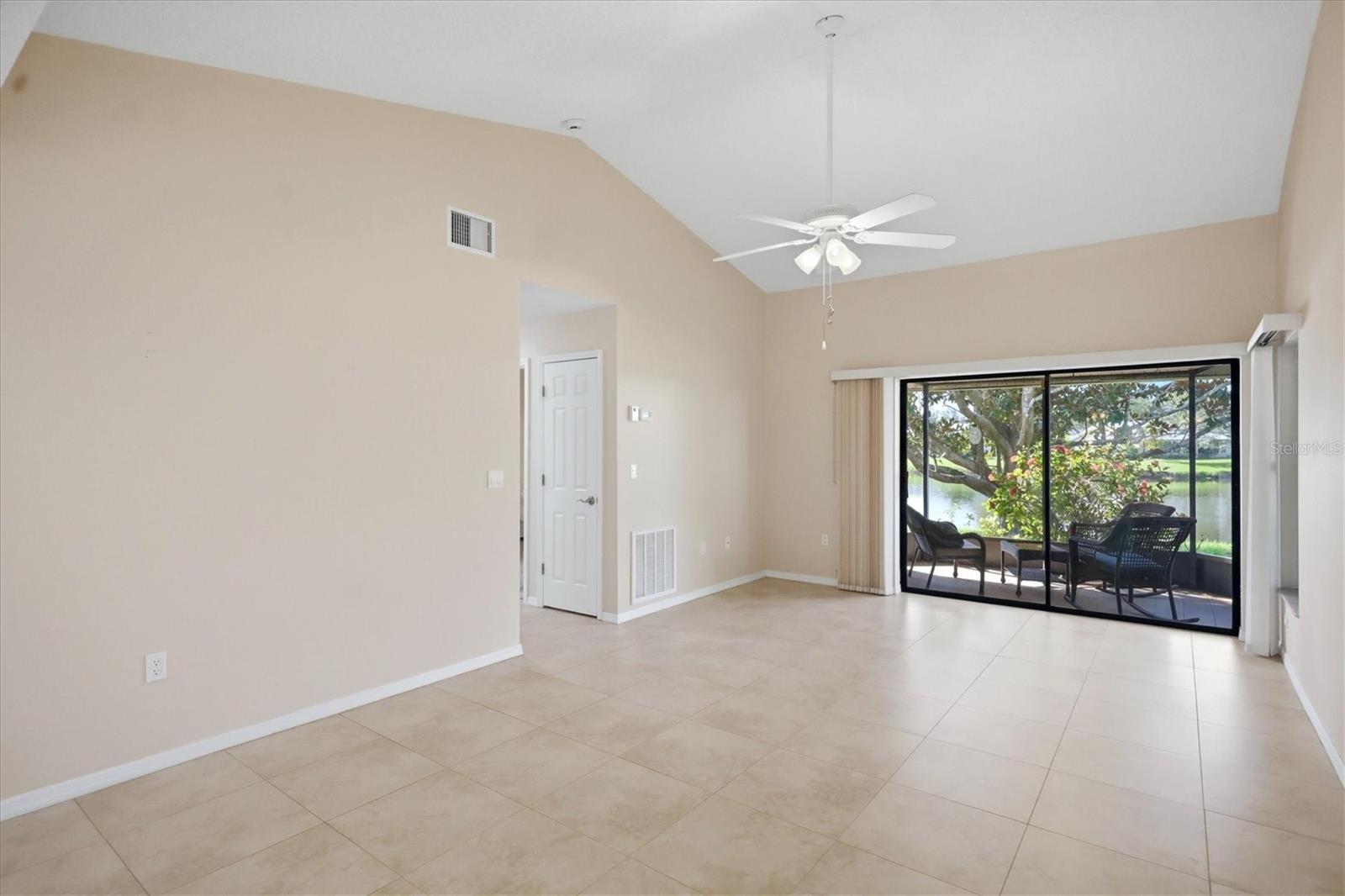 214 SOUTHAMPTON DR #327 — photo 5