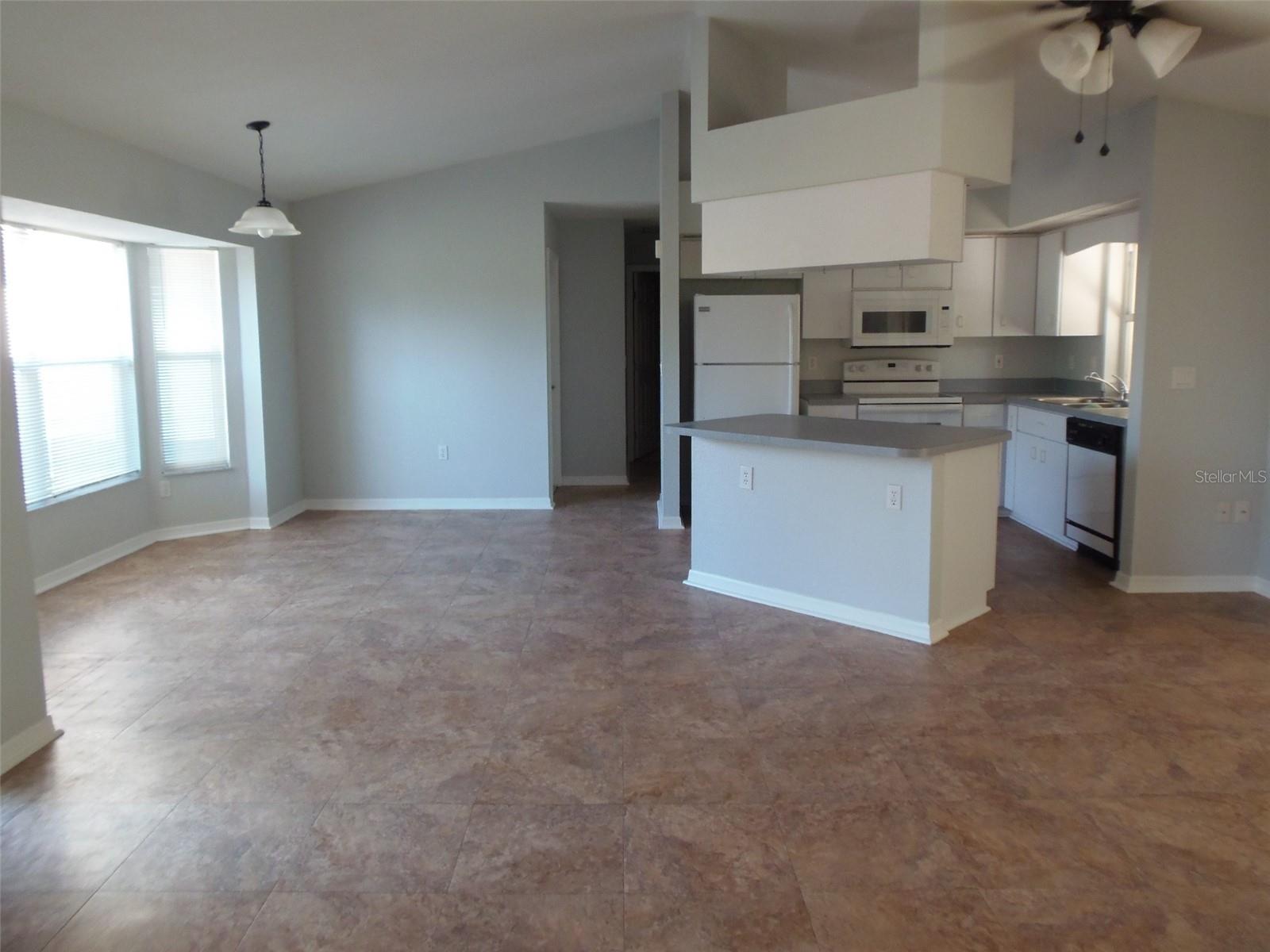 2420 DUMONT LN — photo 4