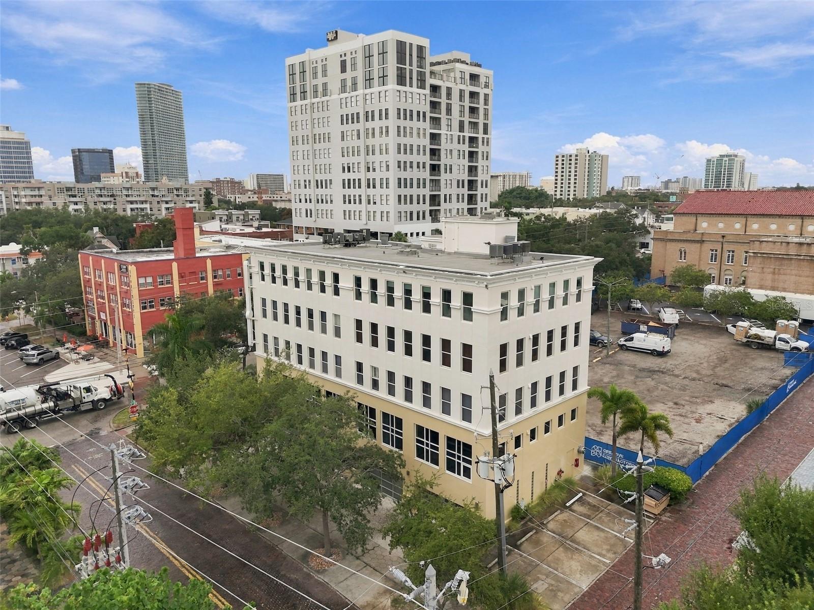 205 5TH AVE N #201 — photo 39