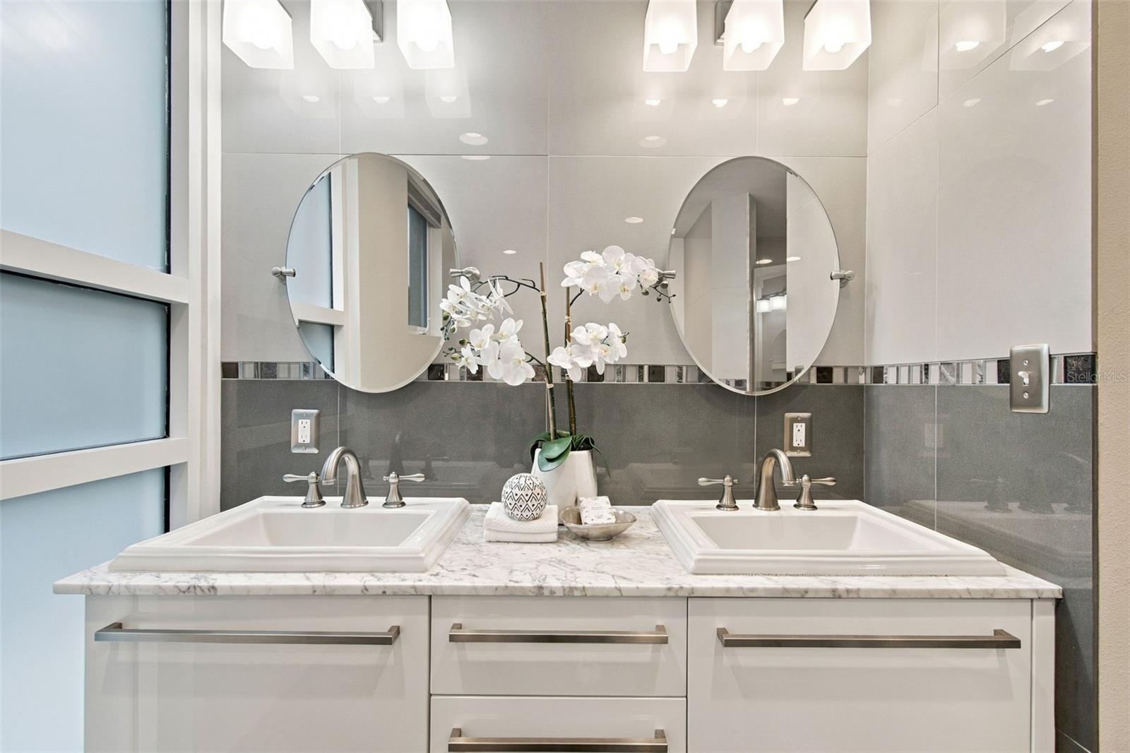 205 5TH AVE N #201 — photo 25