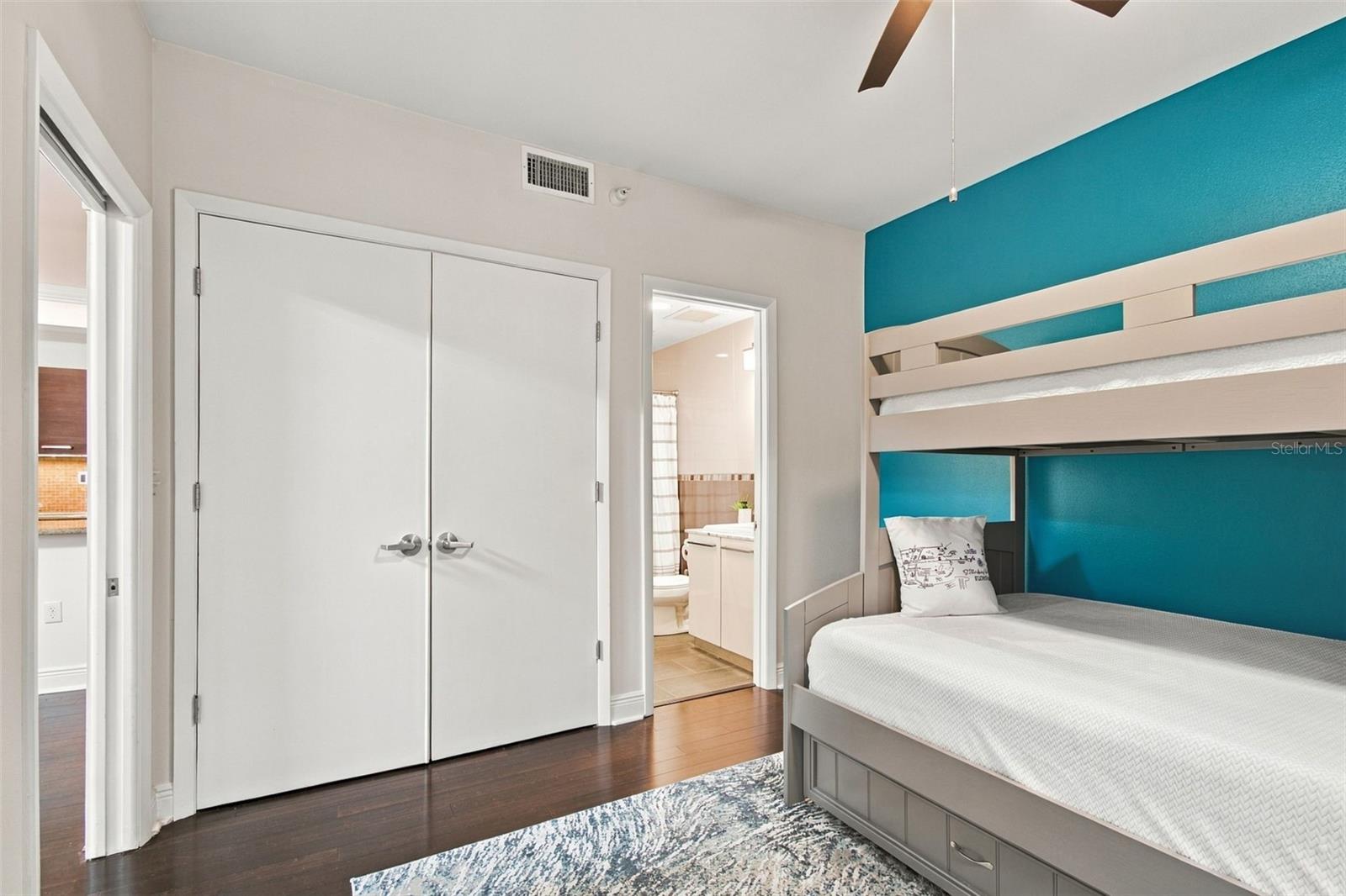205 5TH AVE N #201 — photo 30