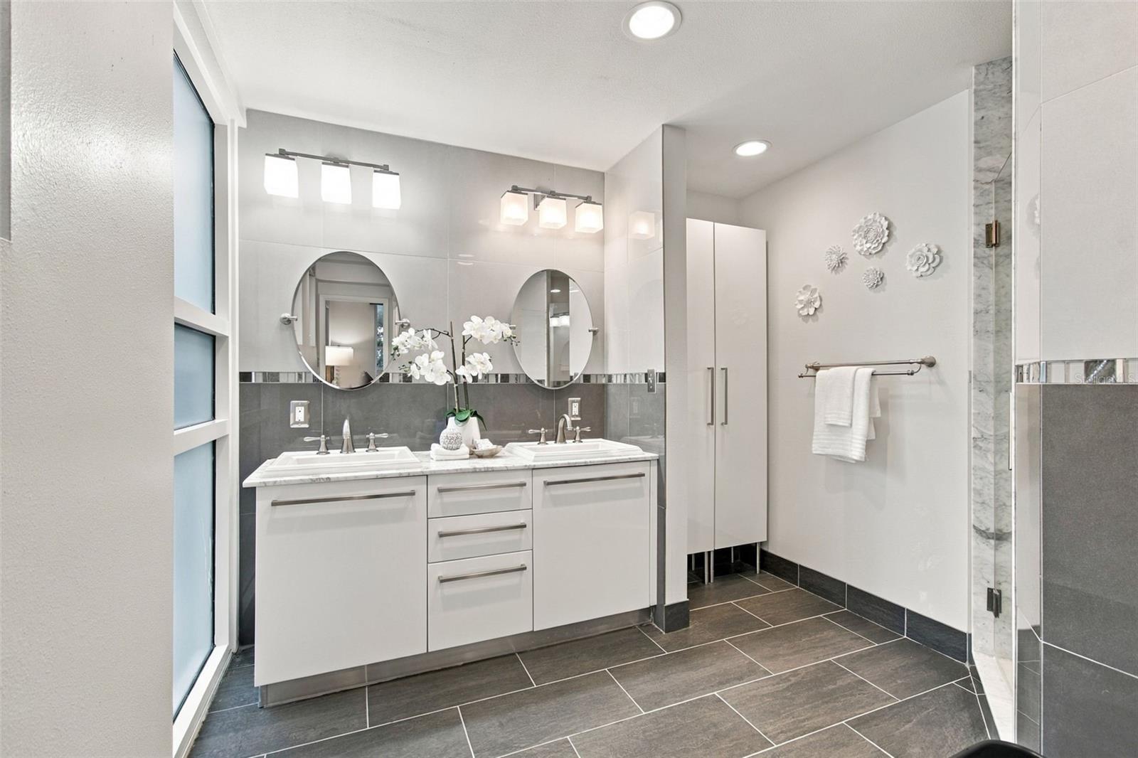 205 5TH AVE N #201 — photo 24