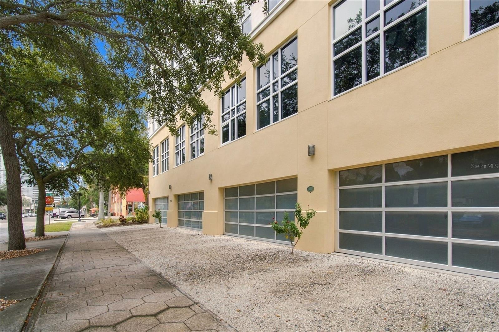205 5TH AVE N #201 — photo 37