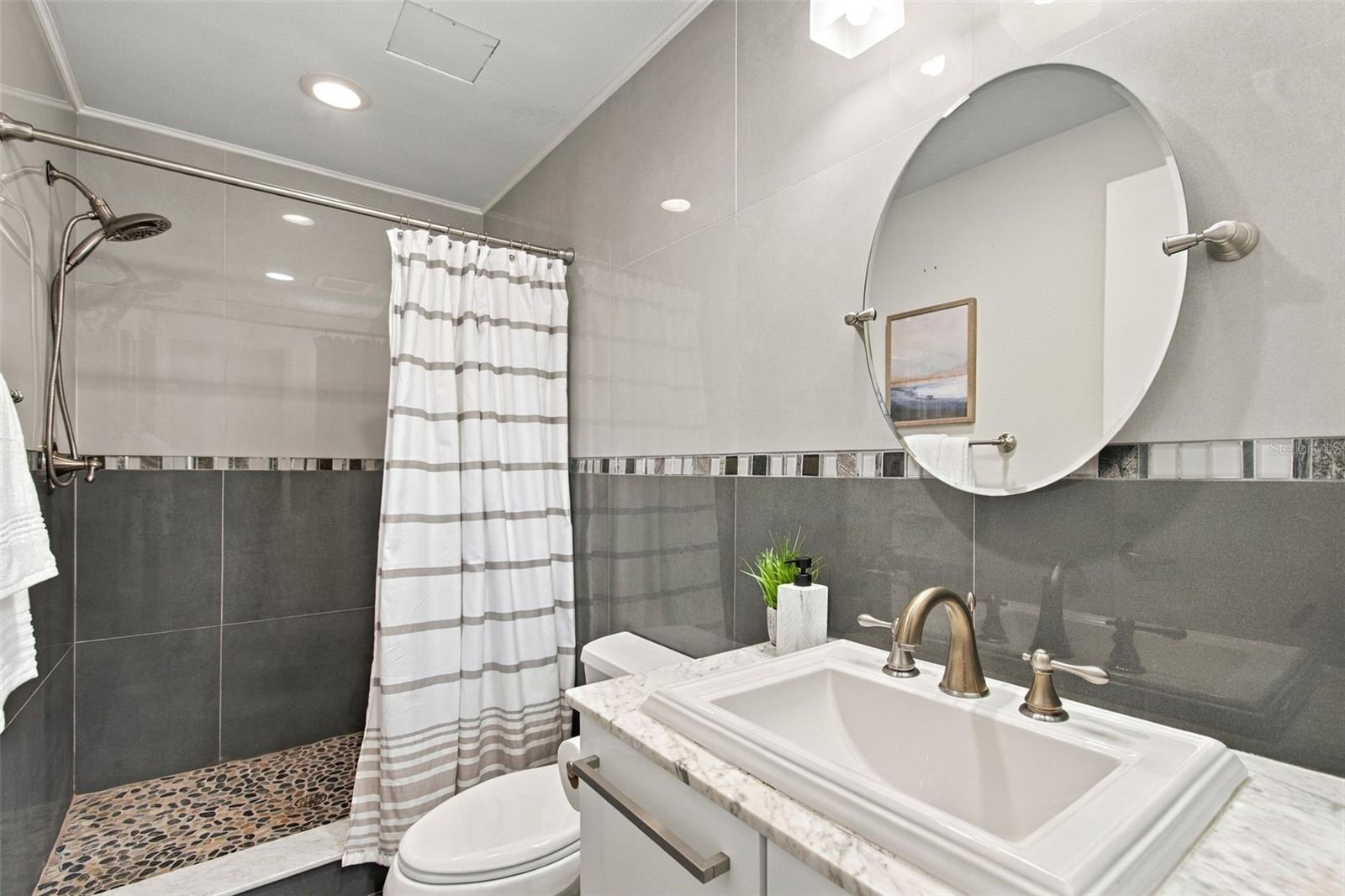 205 5TH AVE N #201 — photo 32
