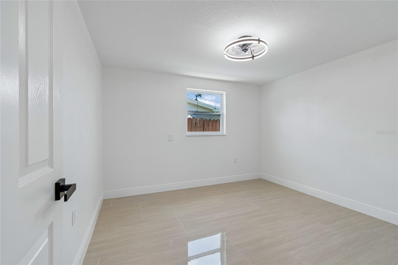 1467 CLASSIC DR — photo 30