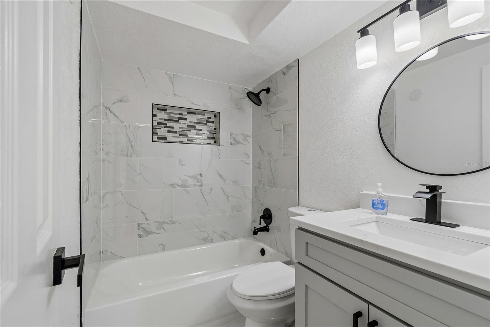 1467 CLASSIC DR — photo 27