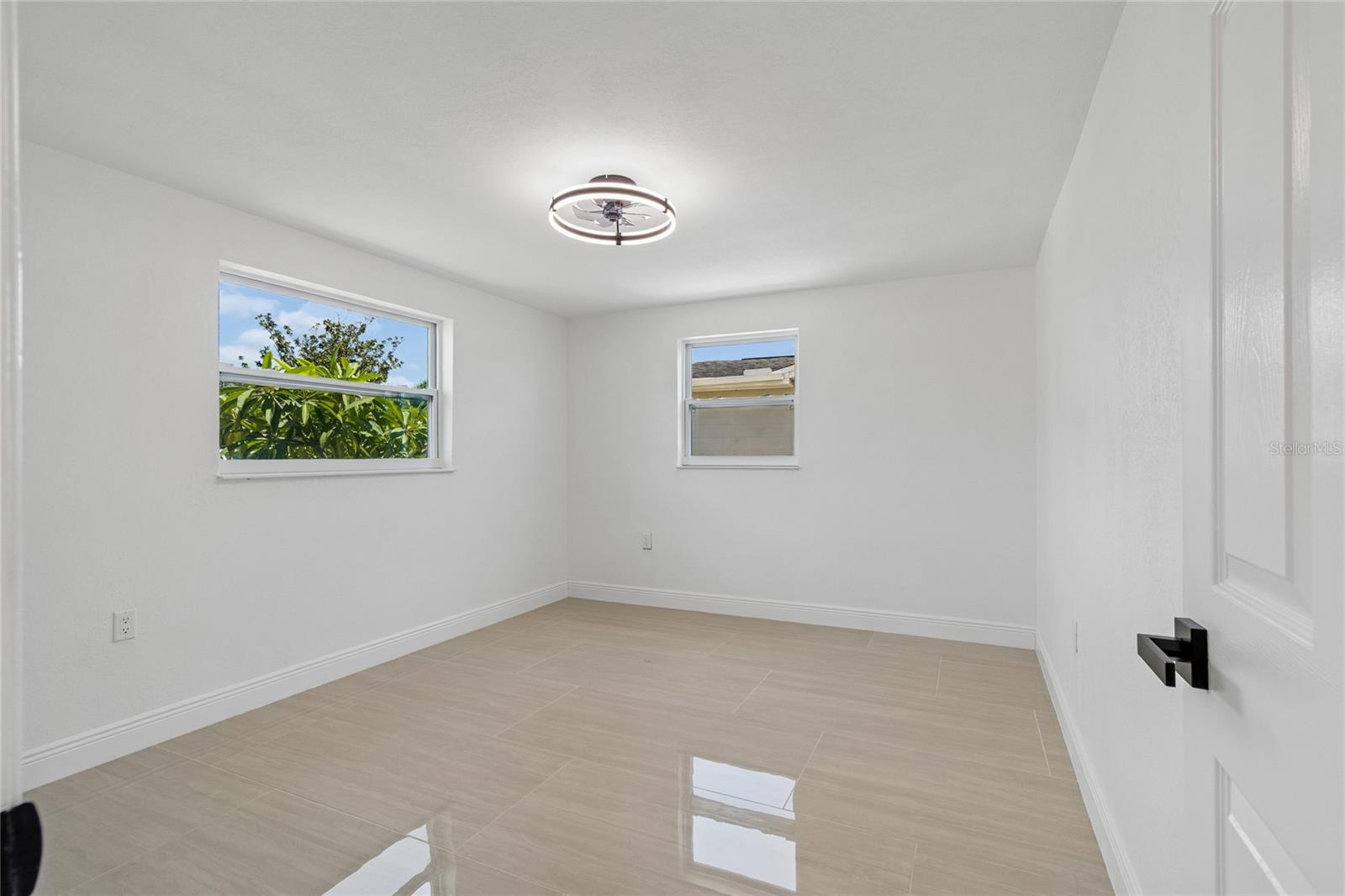 1467 CLASSIC DR — photo 37