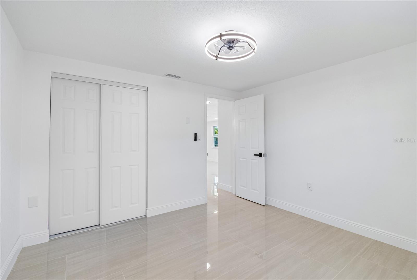 1467 CLASSIC DR — photo 34