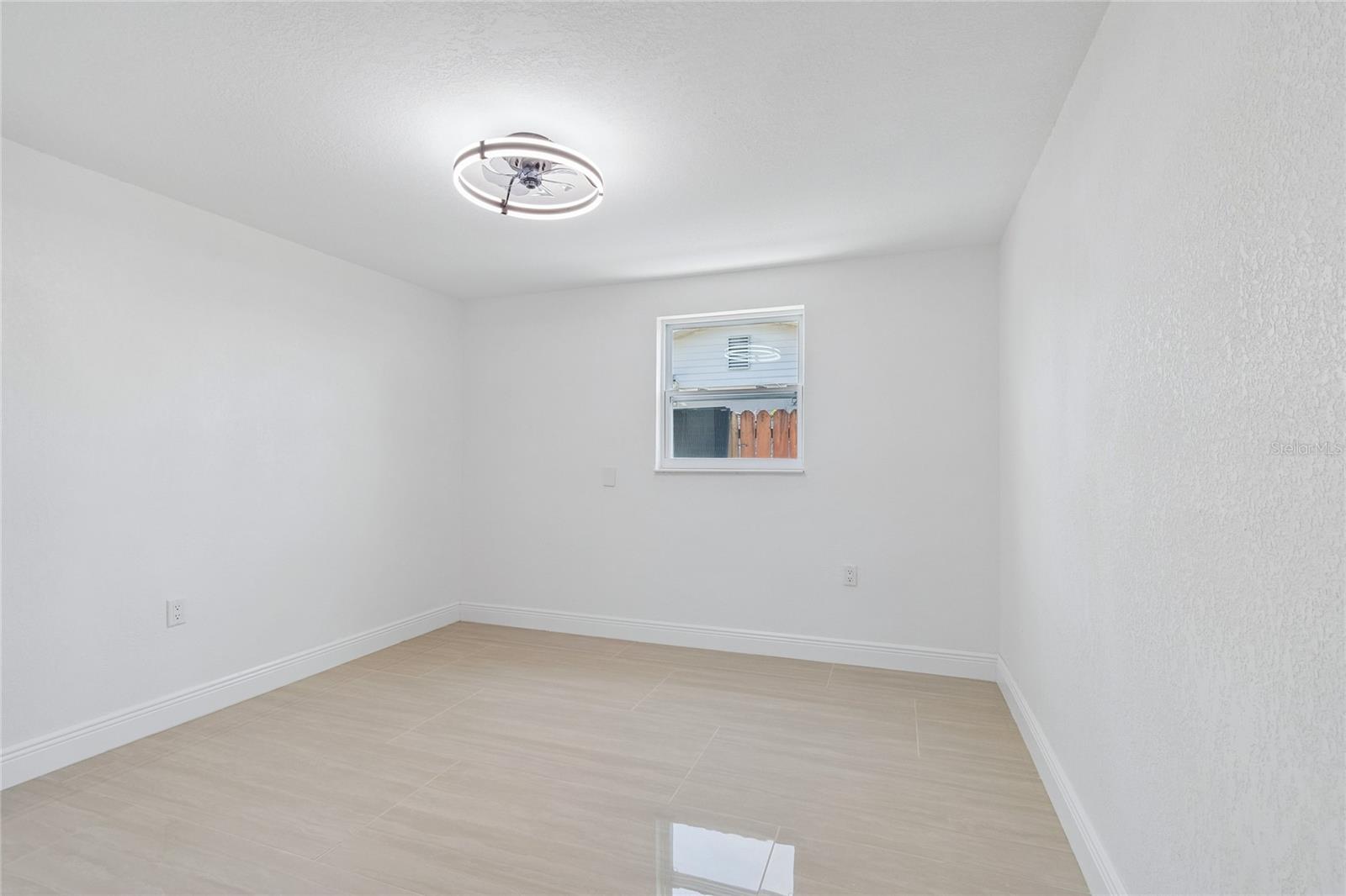 1467 CLASSIC DR — photo 32