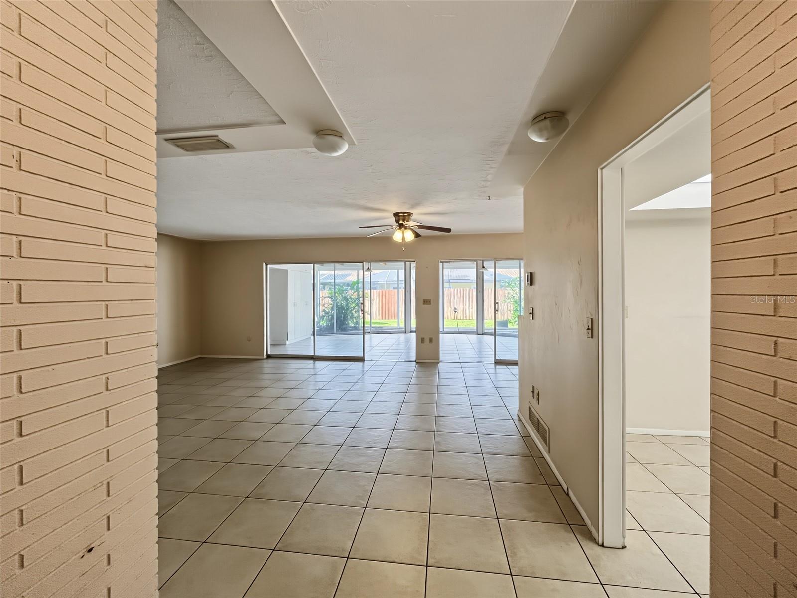 3041 TYRONE LN — photo 2