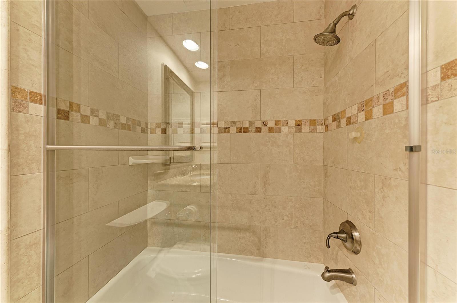 6085 CLUBSIDE DR — photo 36
