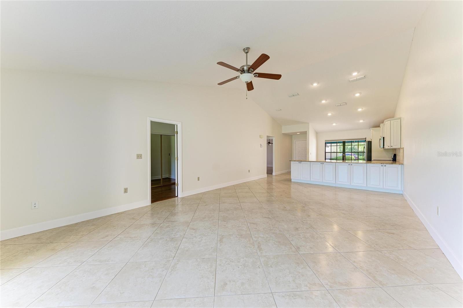 6085 CLUBSIDE DR — photo 8