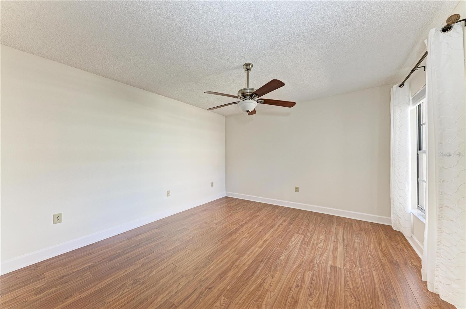 6085 CLUBSIDE DR — photo 32