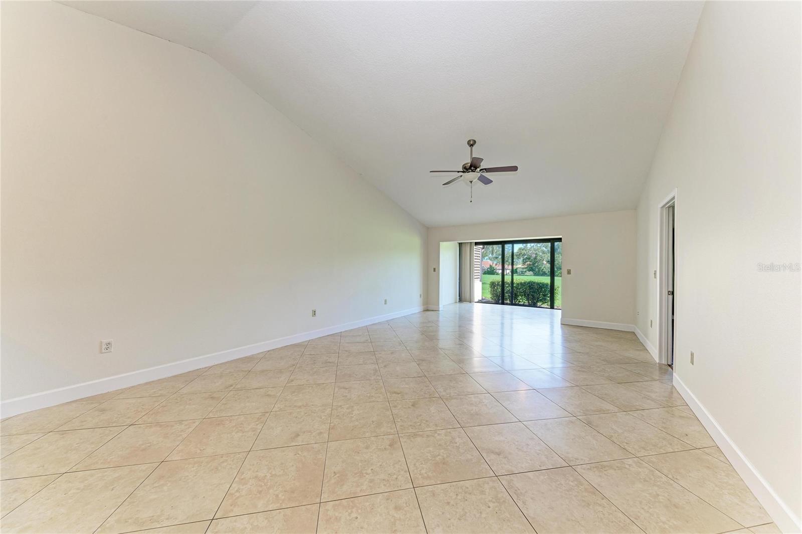 6085 CLUBSIDE DR — photo 5