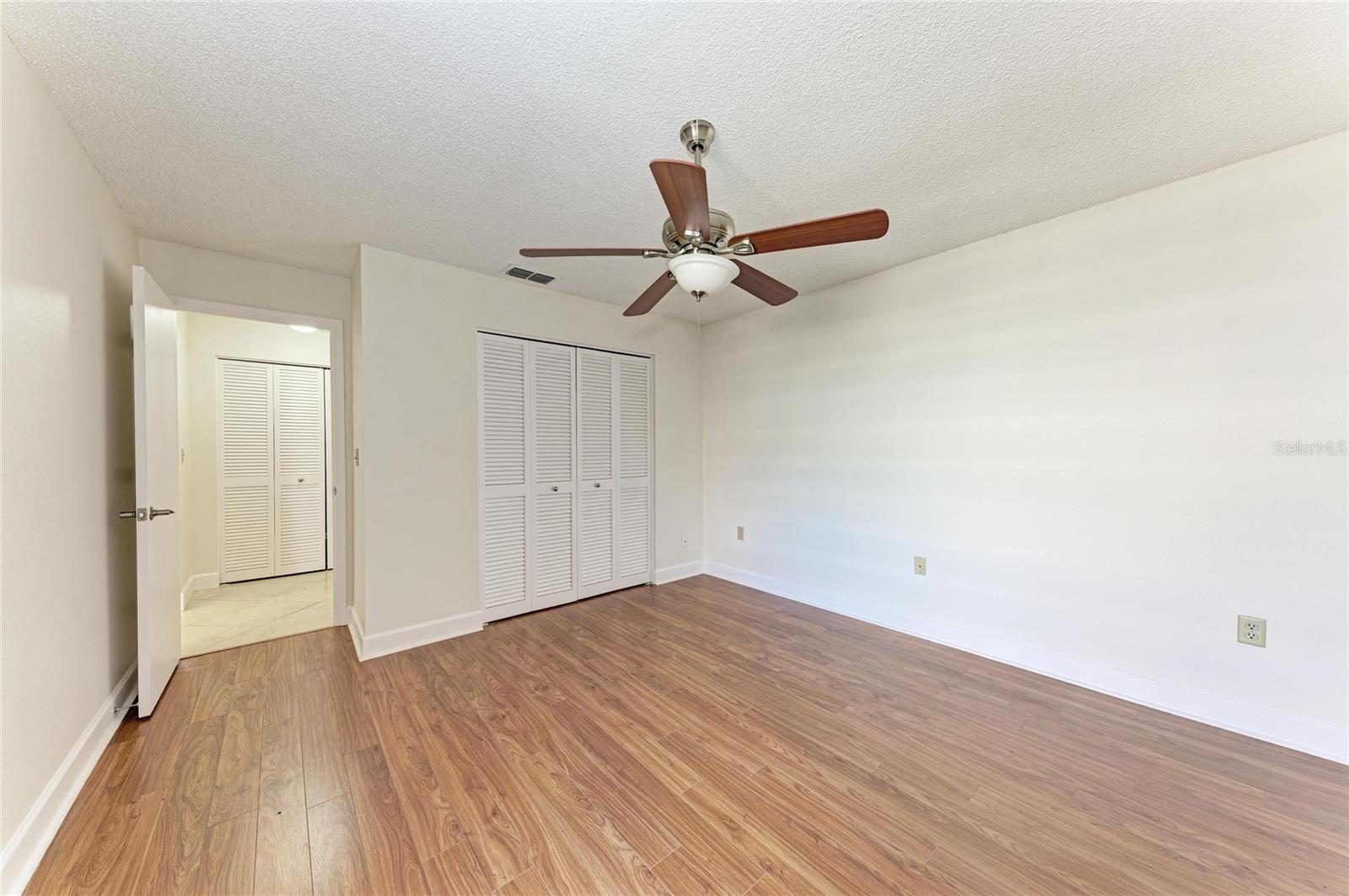 6085 CLUBSIDE DR — photo 33