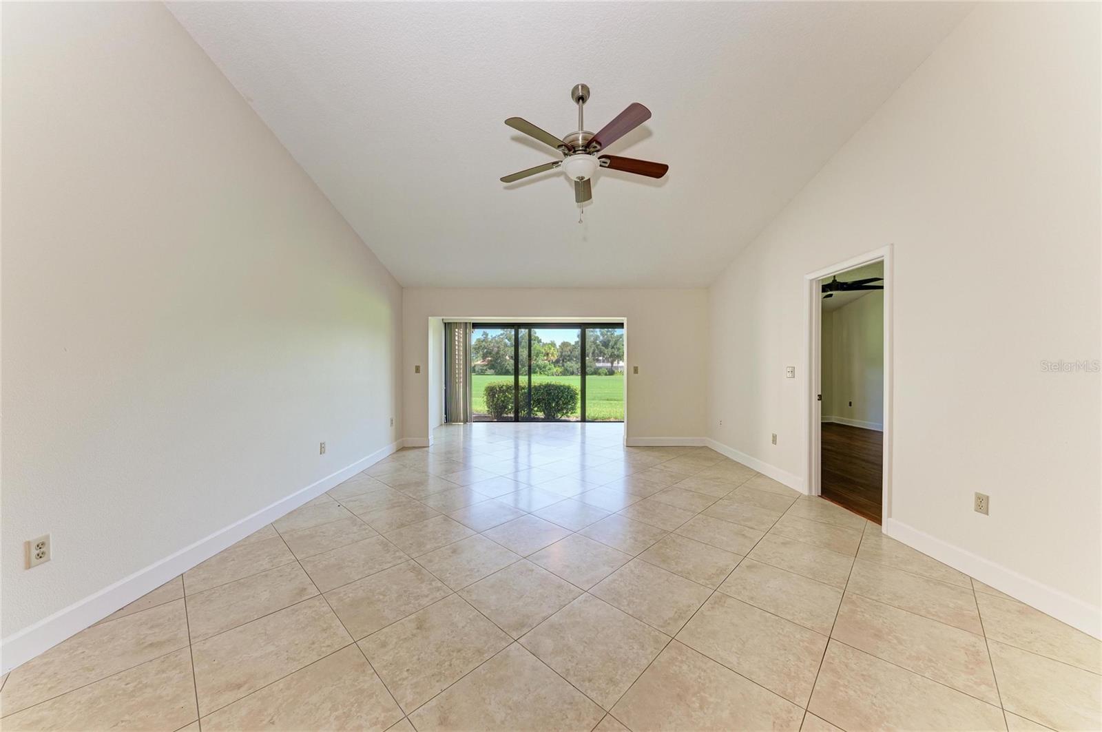 6085 CLUBSIDE DR — photo 12