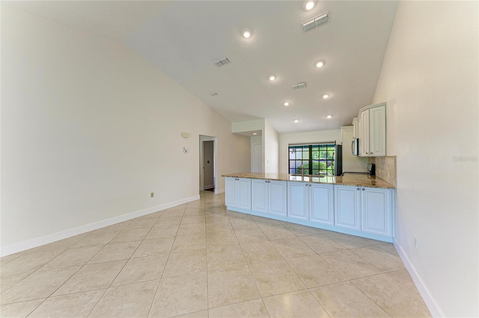 6085 CLUBSIDE DR — photo 20