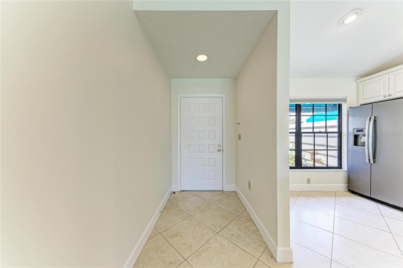 6085 CLUBSIDE DR — photo 4
