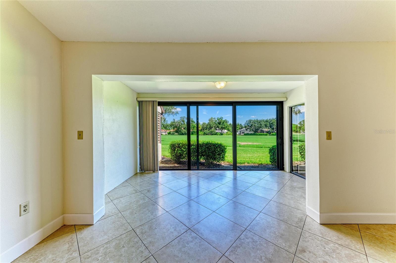 6085 CLUBSIDE DR — photo 38