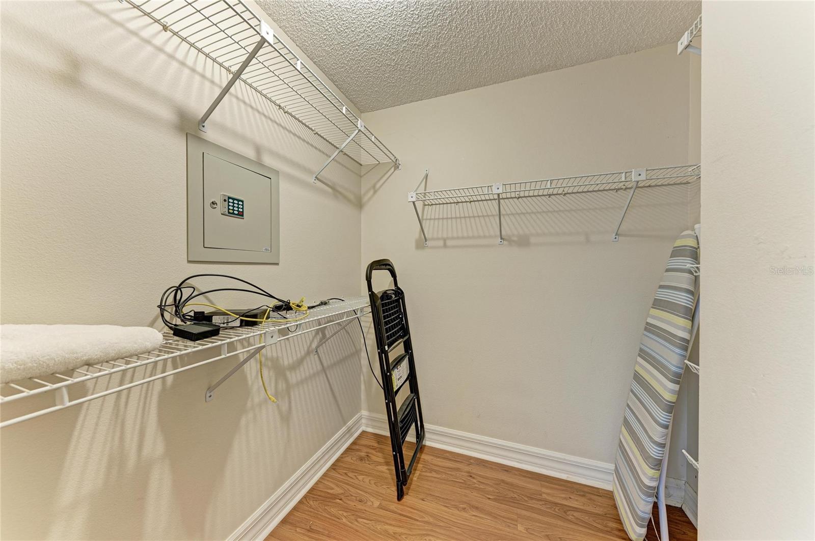 6085 CLUBSIDE DR — photo 29
