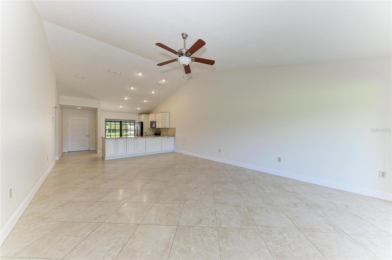 6085 CLUBSIDE DR — photo 7