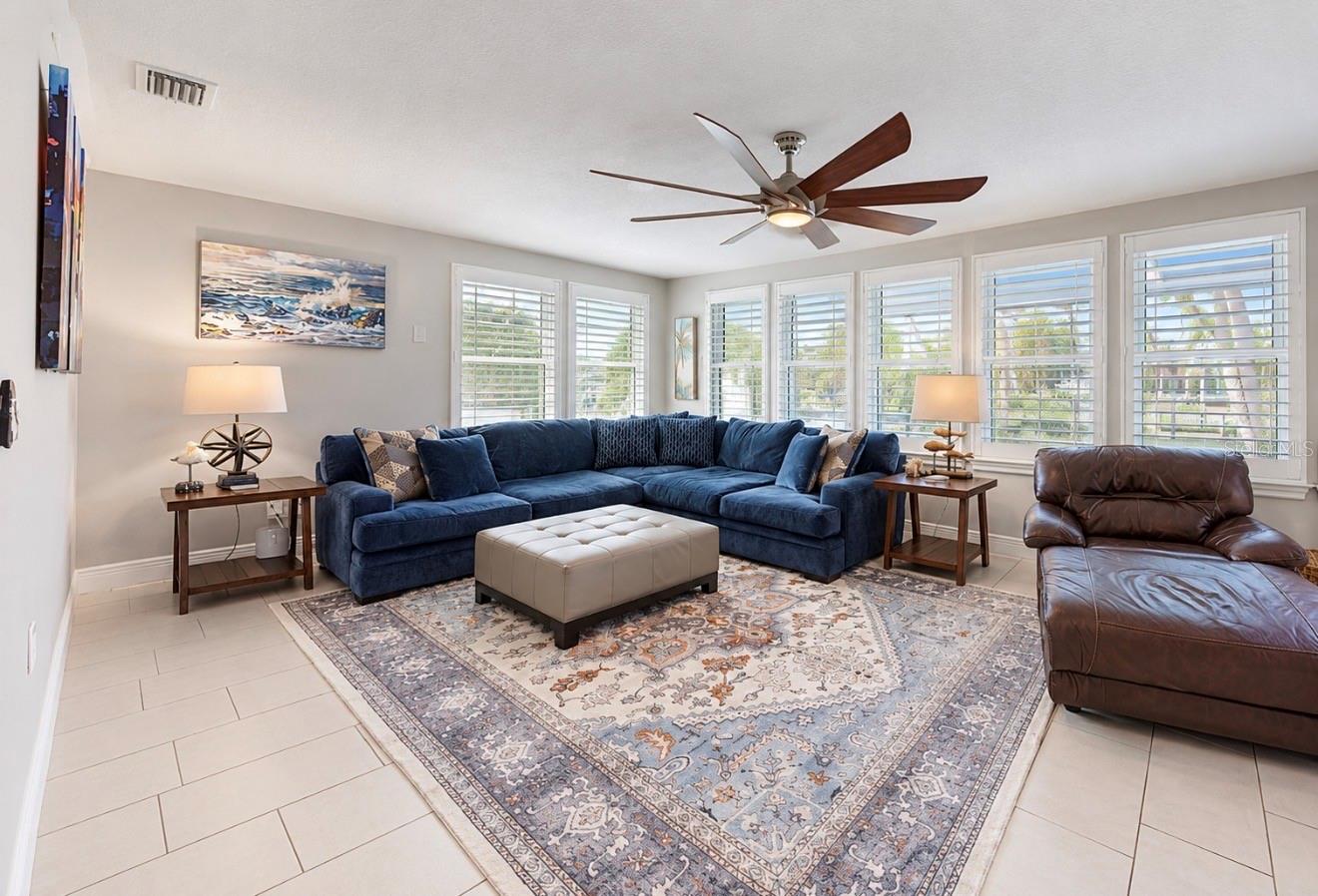 708 SPANISH MAIN DR — photo 10