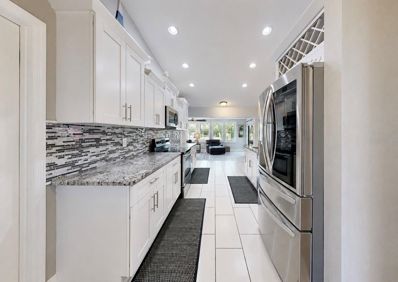 708 SPANISH MAIN DR — photo 22
