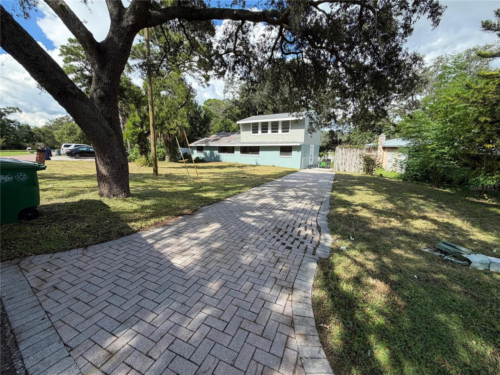 10801 N EDISON AVE — photo 2