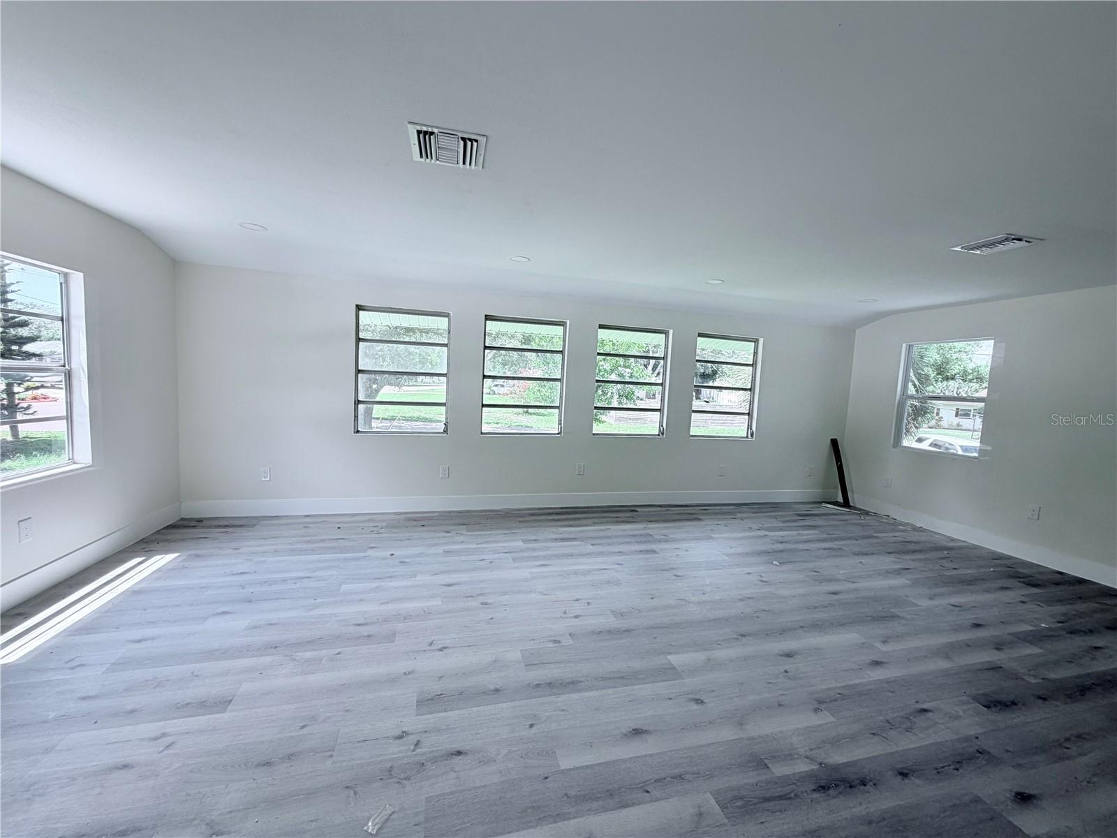 10801 N EDISON AVE — photo 41