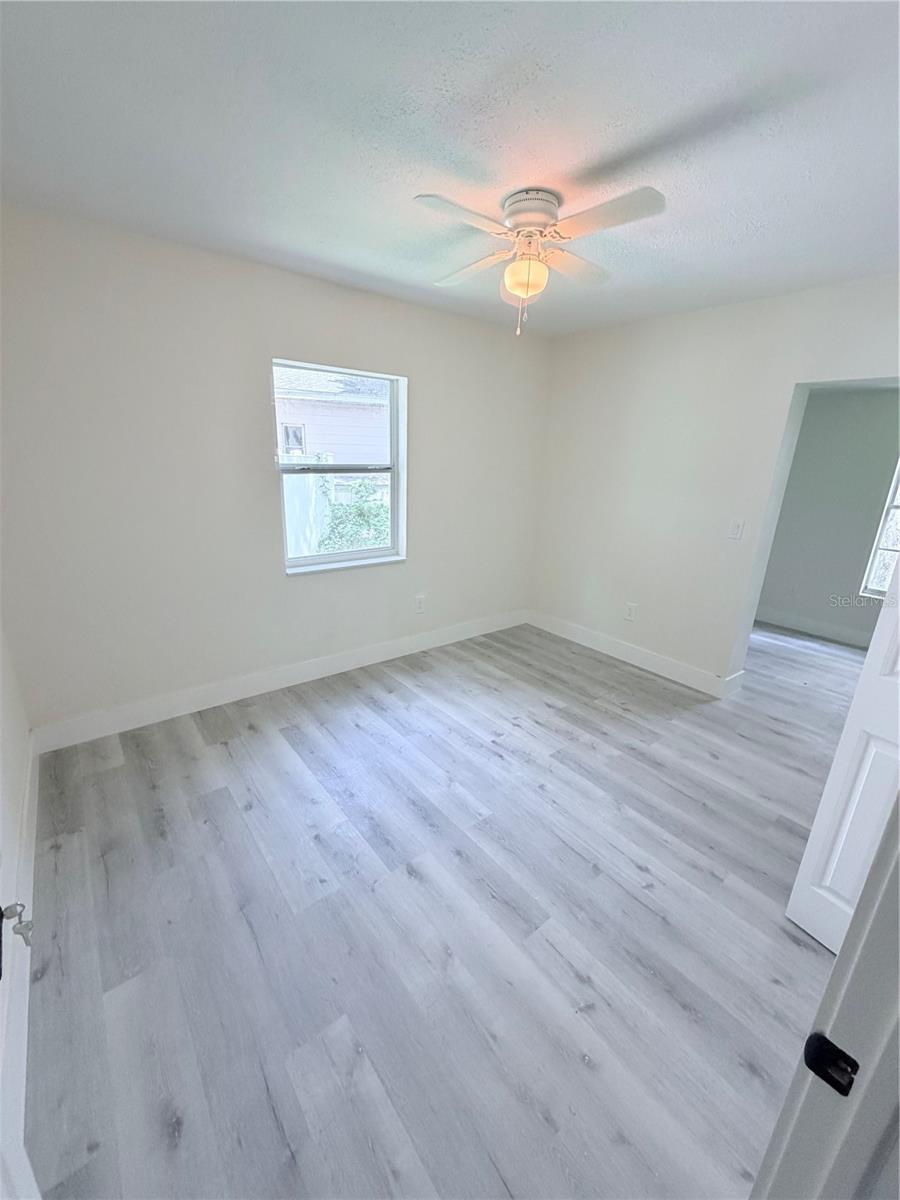 10801 N EDISON AVE — photo 24
