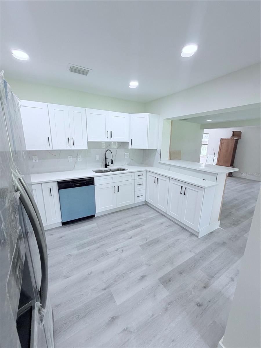 10801 N EDISON AVE — photo 30