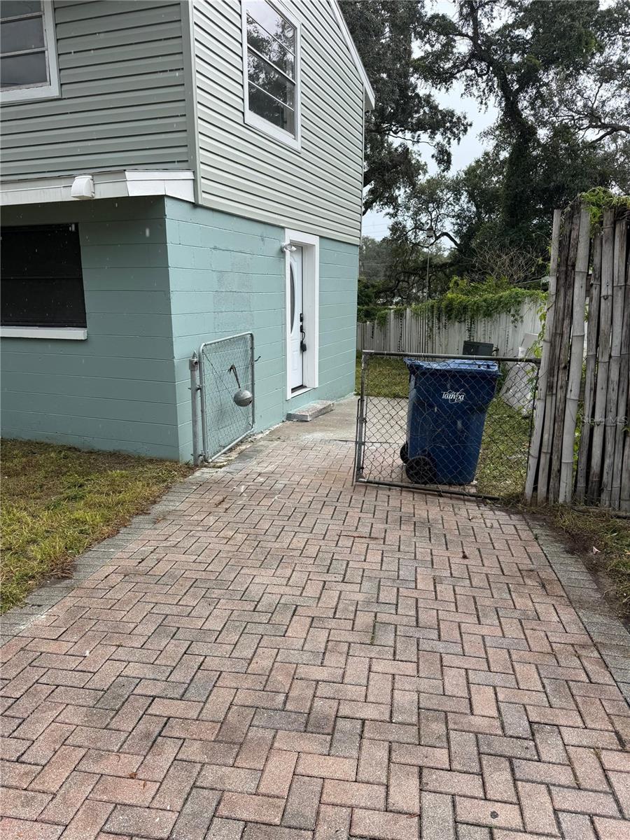 10801 N EDISON AVE — photo 3